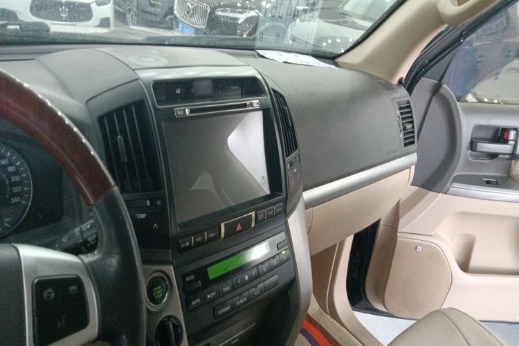 Used Toyota Land Cruiser 2015 4.0L GX-R U.S. Specification Center Console