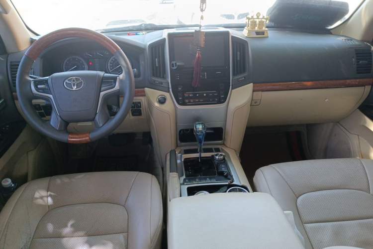 Used Toyota Land Cruiser  Center Console