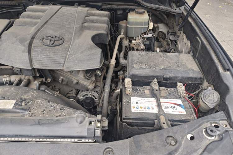 Used Toyota Land Cruiser 2015 4.0L GX-R U.S. Specification Engine Bay Left