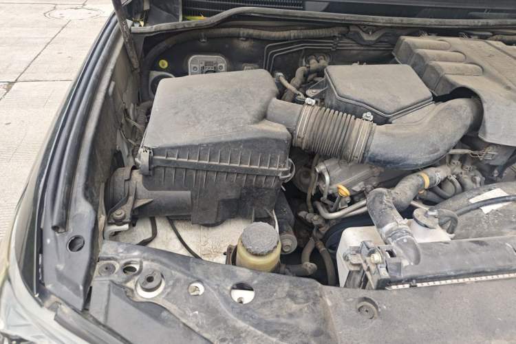 Used Toyota Land Cruiser 2015 4.0L GX-R U.S. Specification Engine Bay Right