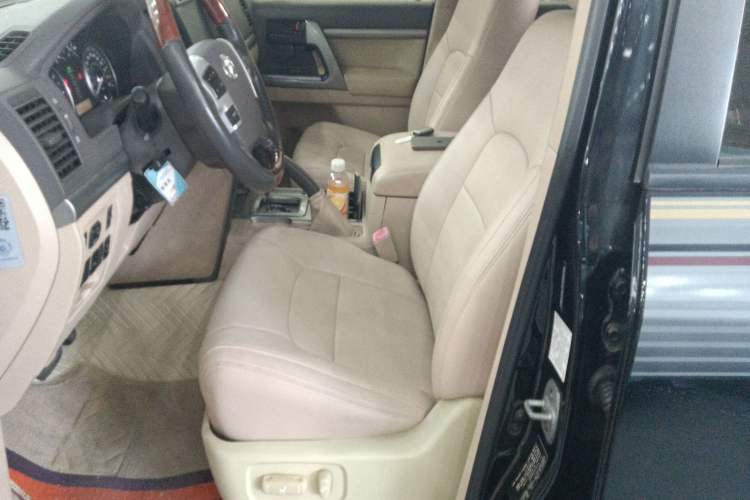 Used Toyota Land Cruiser 2015 4.0L GX-R U.S. Specification Left Front Seat