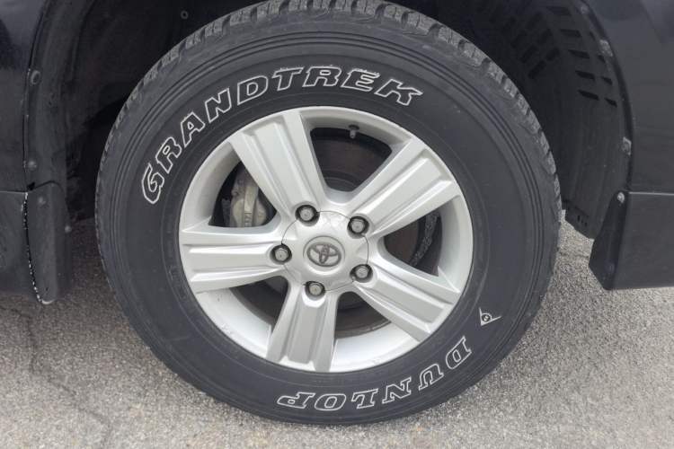 Used Toyota Land Cruiser  Right Front Wheel Hub
