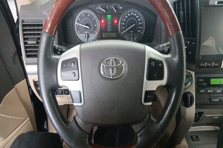 Used Toyota Land Cruiser 2015 4.0L GX-R U.S. Specification Steering Wheel