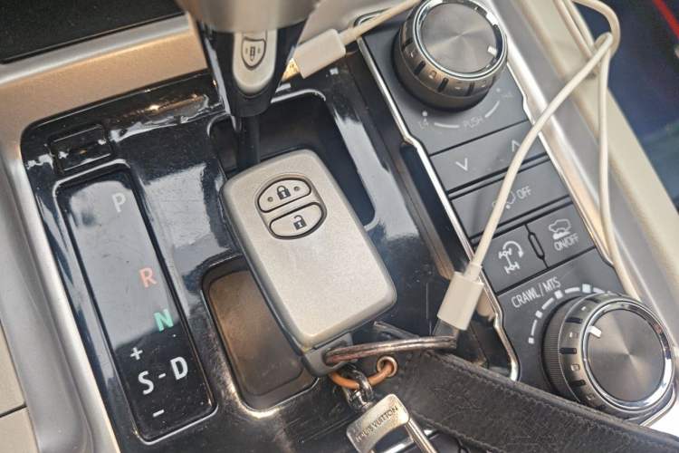 Used Toyota Land Cruiser 2015 4.0L GX-R U.S. Specification Vehicle Key