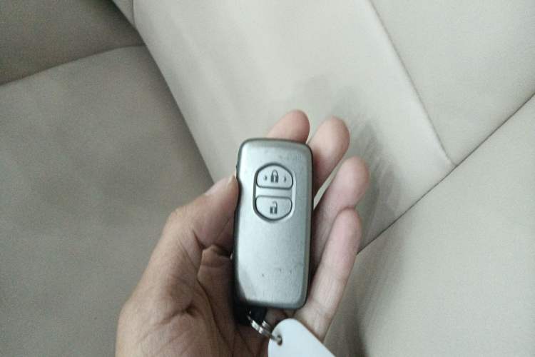 Used Toyota Land Cruiser 2015 4.0L GX-R U.S. Specification Vehicle Key