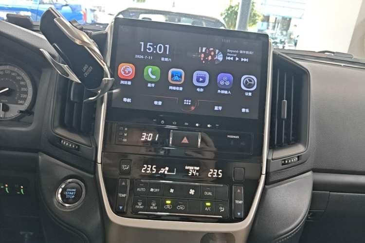 Used Toyota Land Cruiser 2015 4.0L V6 Middle East Low-Trim Version Audio And AC Panel