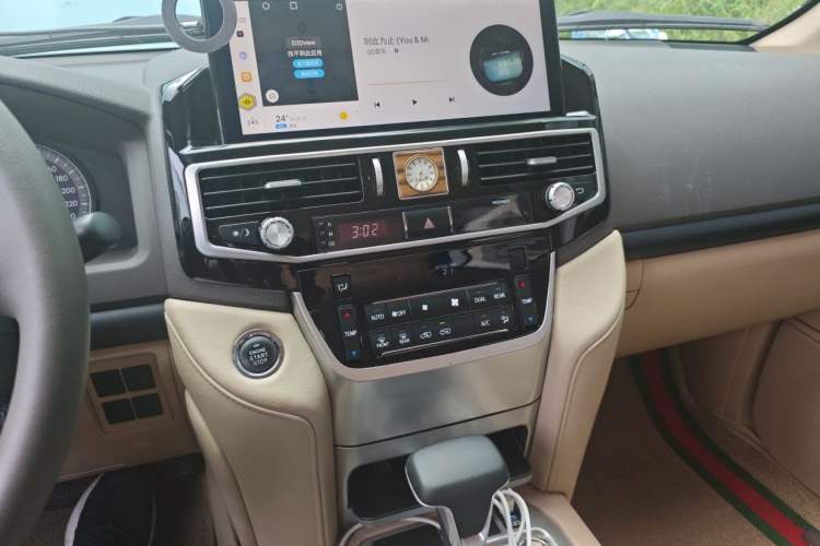Used Toyota Land Cruiser 2015 4.0L 5-Seater Middle East Version Audio And AC Panel