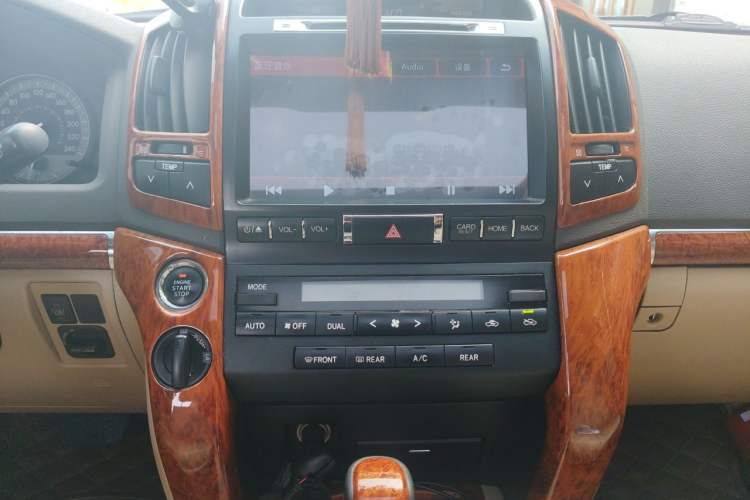 Used Toyota Land Cruiser 2015 4.0L GX-R U.S. Specification Audio And AC Panel