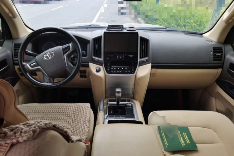 Used Toyota Land Cruiser  Center Console