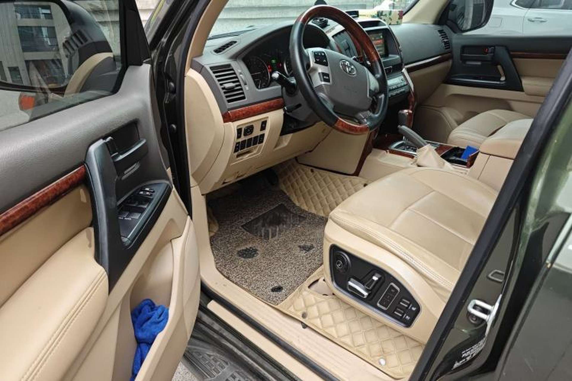 Used Toyota Land Cruiser  Driver Seat