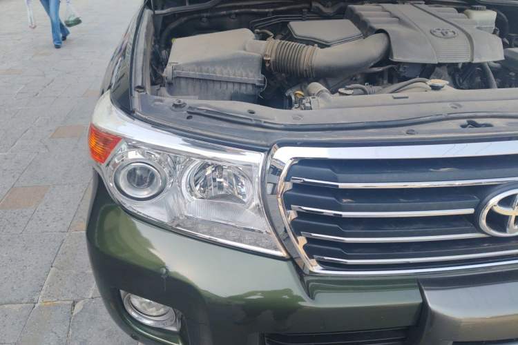 Used Toyota Land Cruiser 2015 4.0L GX-R U.S. Specification Engine Bay Right