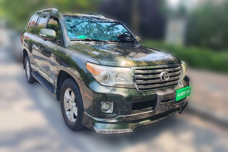 Used Toyota Land Cruiser 2015 4.0L 5-Seater Middle East Version Front Right 45 Deg