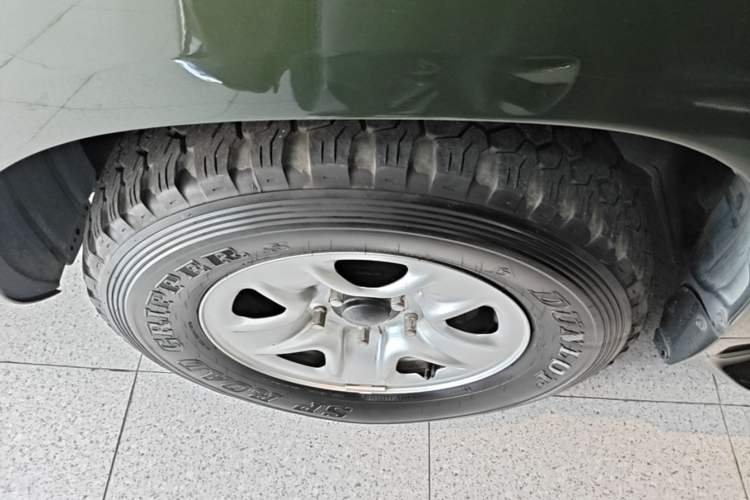 Used Toyota Land Cruiser 2015 4.0L V6 Middle East Low-Trim Version Left Front Wheel Hub