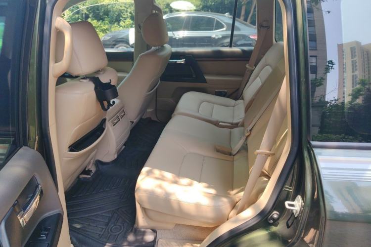 Used Toyota Land Cruiser 2015 4.0L 5-Seater Middle East Version Left Rear Seat