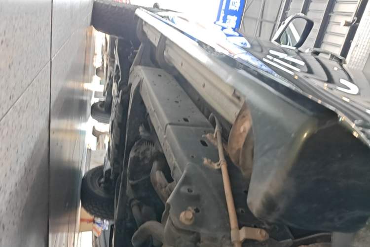 Used Toyota Land Cruiser 2015 4.0L V6 Middle East Low-Trim Version Left Side Sill