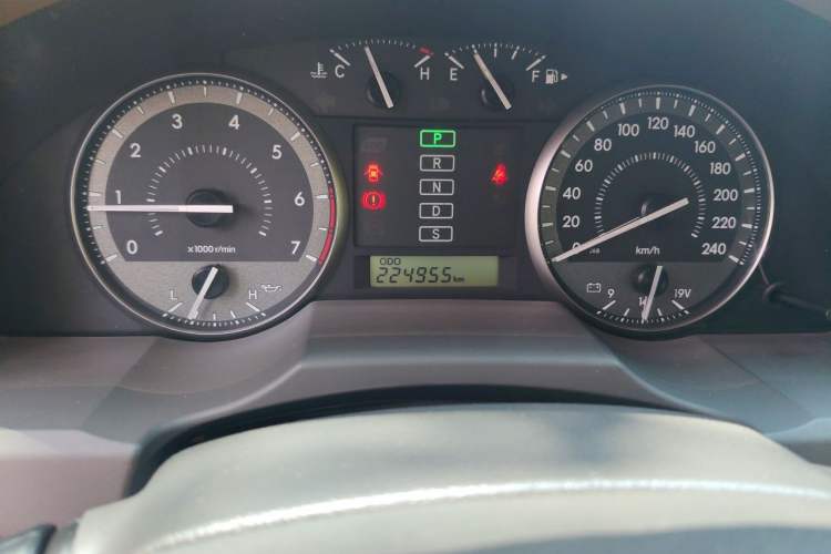 Used Toyota Land Cruiser 2015 4.0L 5-Seater Middle East Version Odometer Close Up