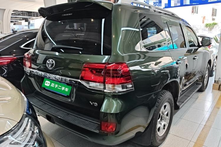 Used Toyota Land Cruiser 2015 4.0L V6 Middle East Low-Trim Version Rear Right 45 Deg