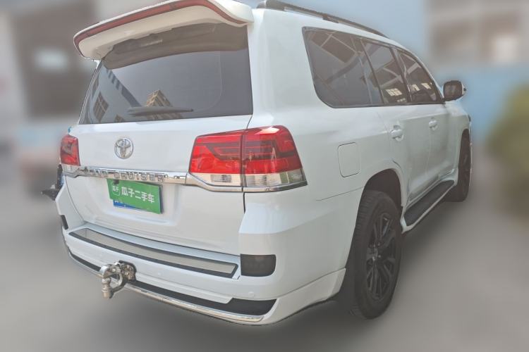 Used Toyota Land Cruiser 2015 4.0L 5-Seater Middle East Version Rear Right 45 Deg