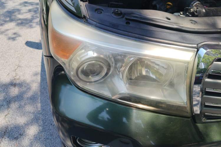 Used Toyota Land Cruiser 2015 4.0L 5-Seater Middle East Version Right Front Headlight