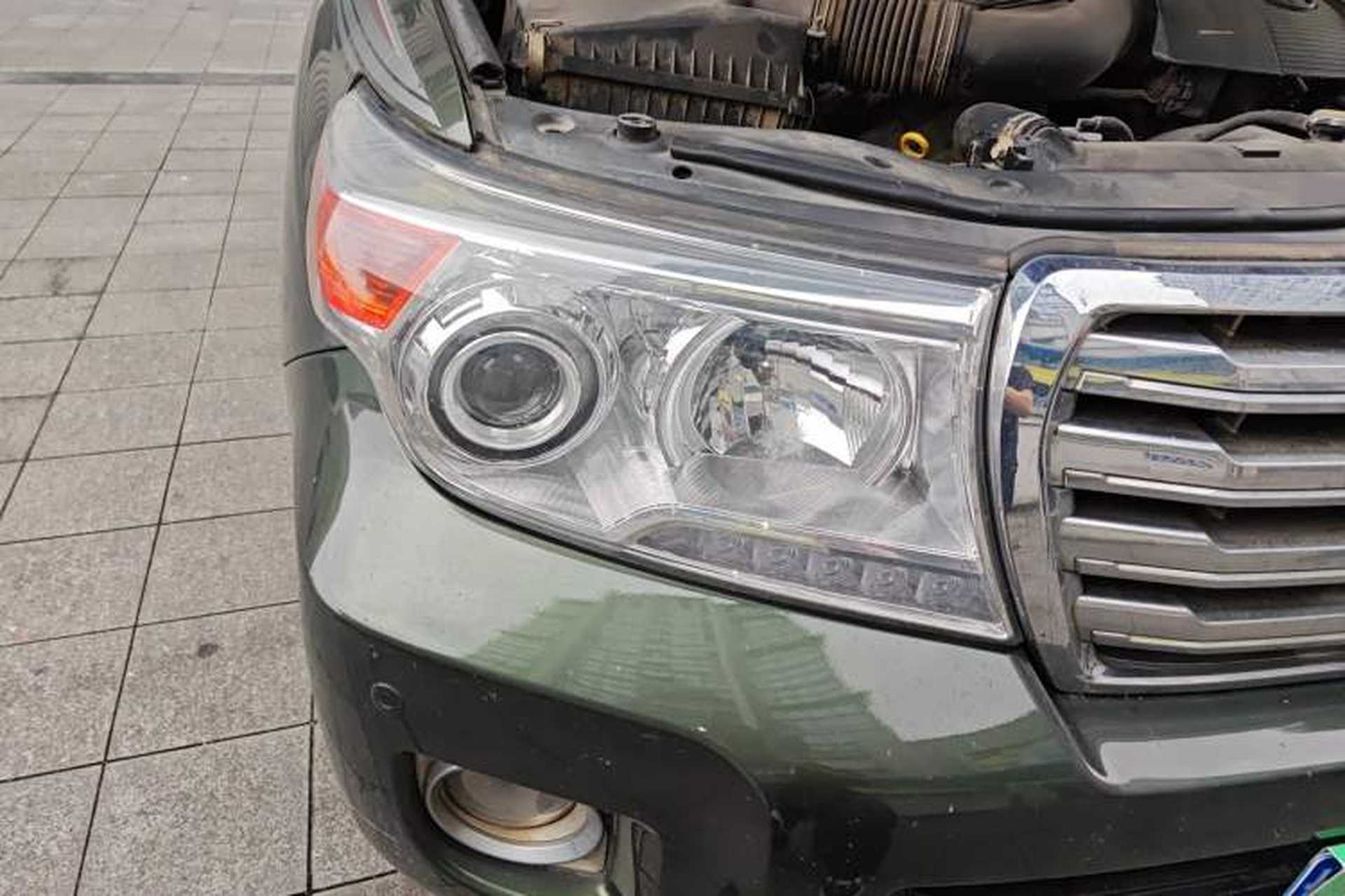 Used Toyota Land Cruiser  Right Front Headlight