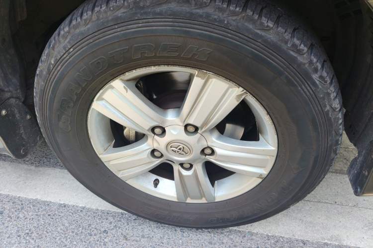 Used Toyota Land Cruiser 2015 4.0L 5-Seater Middle East Version Right Front Wheel Hub