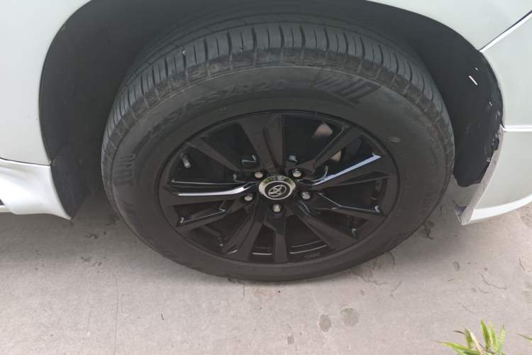 Used Toyota Land Cruiser 2015 4.0L 5-Seater Middle East Version Right Front Wheel Hub