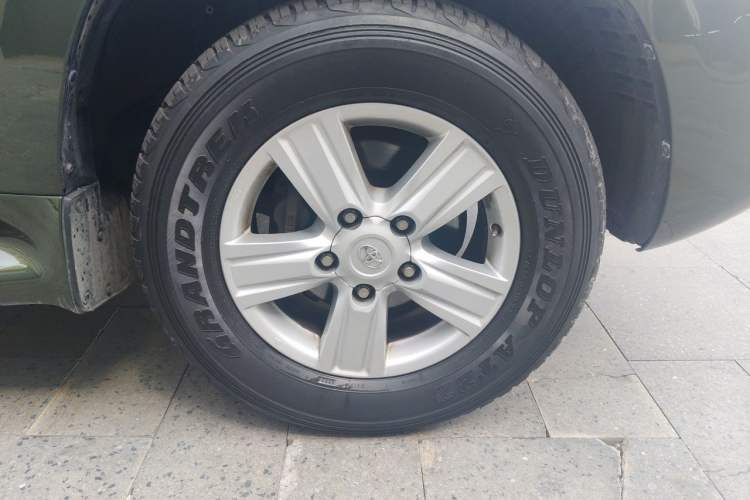 Used Toyota Land Cruiser 2015 4.0L GX-R U.S. Specification Right Front Wheel Hub