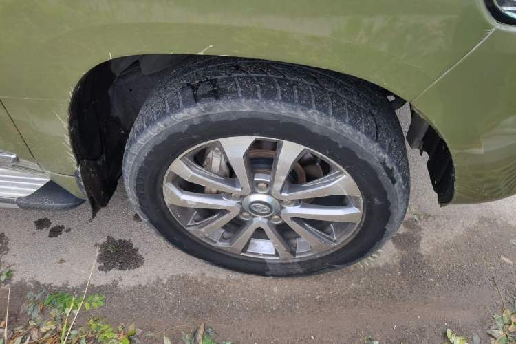Used Toyota Land Cruiser  Right Front Wheel Hub