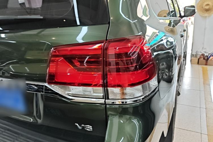 Used Toyota Land Cruiser 2015 4.0L V6 Middle East Low-Trim Version Right Rear Taillight