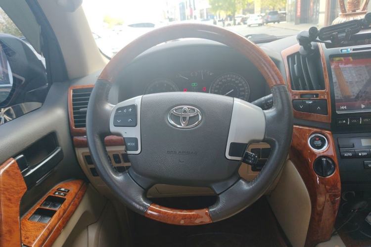 Used Toyota Land Cruiser 2015 4.0L GX-R U.S. Specification Steering Wheel