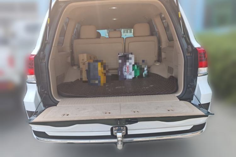 Used Toyota Land Cruiser 2015 4.0L 5-Seater Middle East Version Trunk