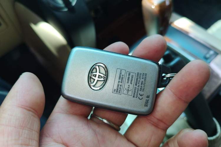 Used Toyota Land Cruiser 2015 4.0L 5-Seater Middle East Version Vehicle Key