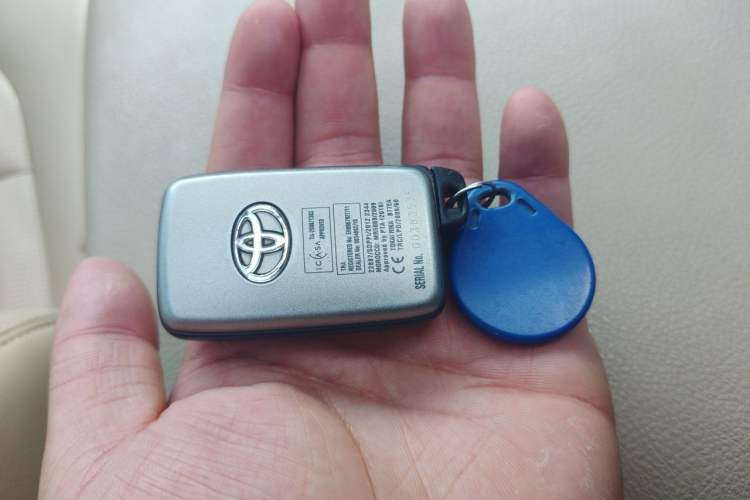 Used Toyota Land Cruiser 2015 4.0L GX-R U.S. Specification Vehicle Key