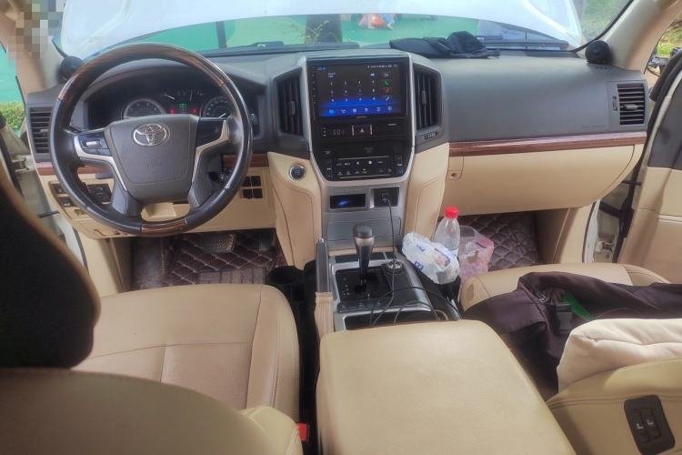 Used Toyota Land Cruiser  Center Console