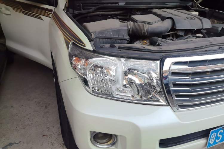 Used Toyota Land Cruiser  Right Front Headlight