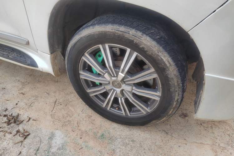 Used Toyota Land Cruiser  Right Front Wheel Hub