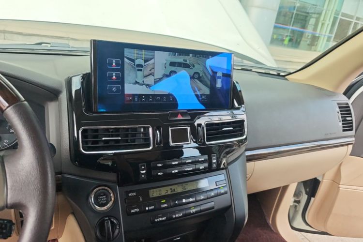 Used Toyota Land Cruiser 2015 4.0L V6 Middle East Low-Trim Version Audio And AC Panel