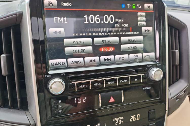 Used Toyota Land Cruiser 2015 4.0L VX-R 8-Seater Middle East Version Audio And AC Panel