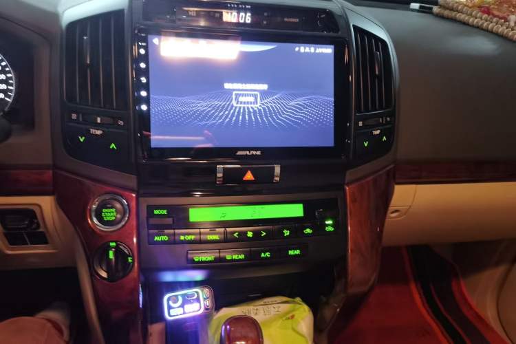Used Toyota Land Cruiser 2015 4.0L V6 Middle East Limited Edition Audio And AC Panel
