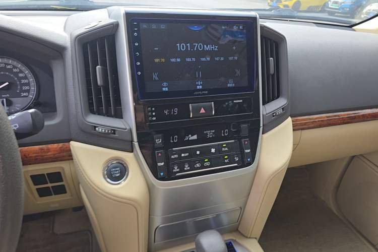 Used Toyota Land Cruiser  Audio And AC Panel