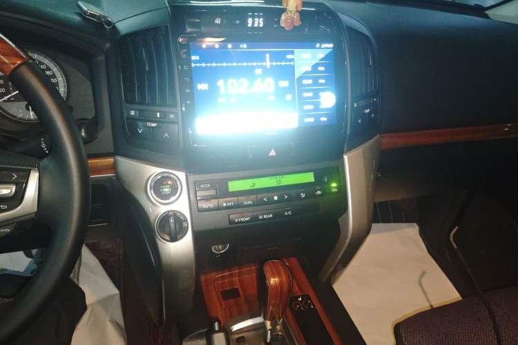 Used Toyota Land Cruiser  Audio And AC Panel