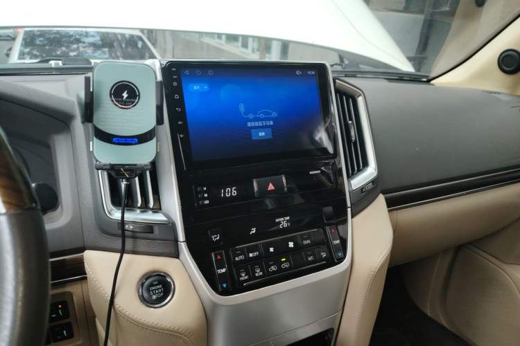 Used Toyota Land Cruiser 2015 4.0L V6 Middle East Low-Trim Version Audio And AC Panel