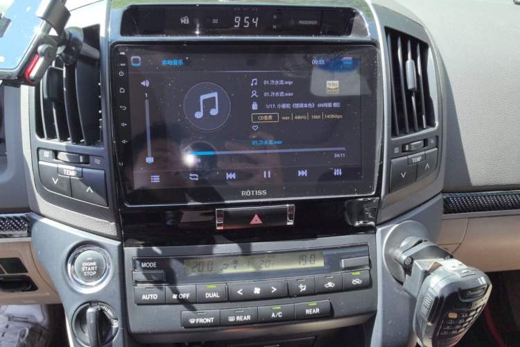 Used Toyota Land Cruiser 2015 4.0L V6 Middle East Limited Edition Audio And AC Panel