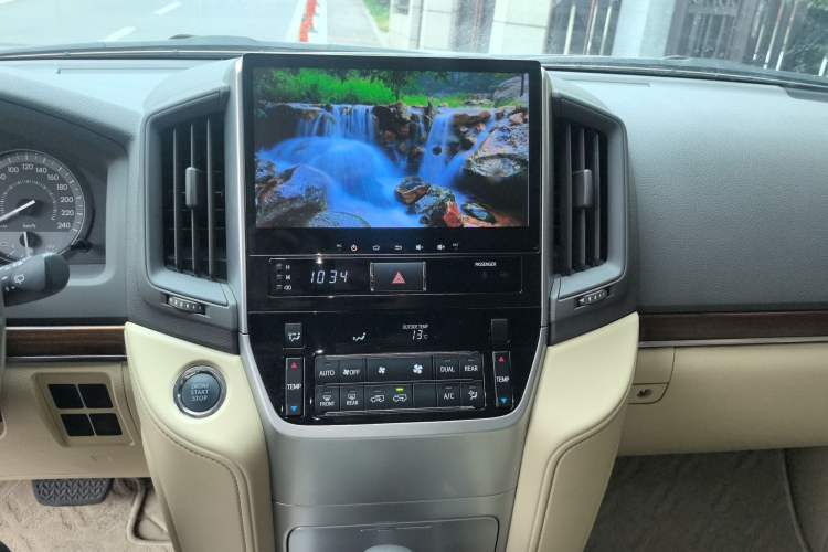 Used Toyota Land Cruiser 2015 4.0L 8-Seater Middle East Version Audio And AC Panel