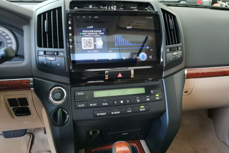 Used Toyota Land Cruiser 2015 4.6L V8 Low-Power Version Middle East Edition Audio And AC Panel