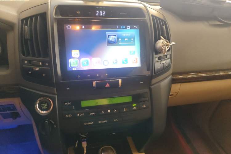 Used Toyota Land Cruiser 2015 4.0L 5-Seater Middle East Version Audio And AC Panel