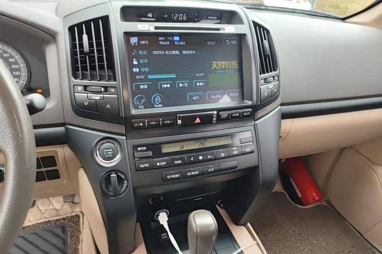 Used Toyota Land Cruiser 2015 4.0L 5-Seater Middle East Version Audio And AC Panel