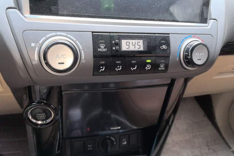 Used Toyota Land Cruiser  Audio And AC Panel