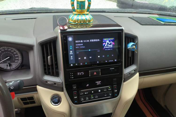 Used Toyota Land Cruiser 2015 4.0L V6 Middle East Low-Trim Version Audio And AC Panel