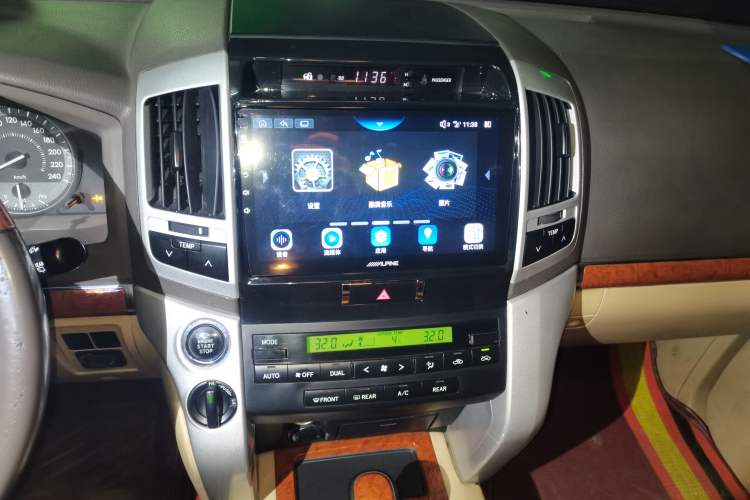 Used Toyota Land Cruiser 2015 4.6L V8 Middle East Limited Edition Audio And AC Panel